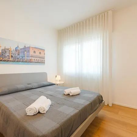 Apartamento Betty Flat - 10 Min From Venice & Train Station